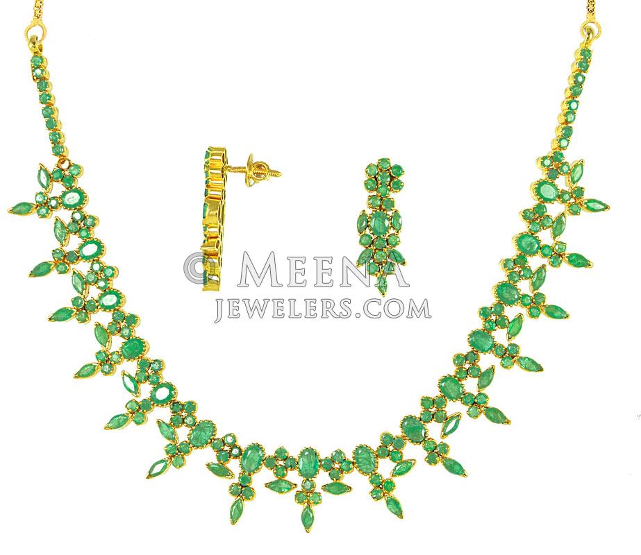 22Kt Gold Emerald Necklace Set PsEm2783 22kt Gold Necklace and