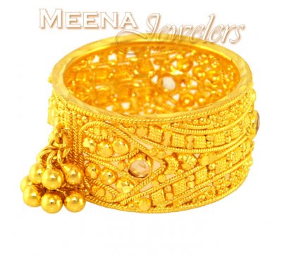 22Kt Gold Ring with Dangling Balls ( Ladies Gold Ring )