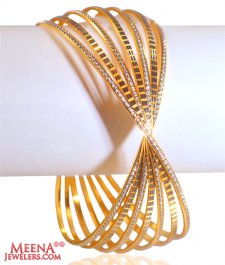 22Kt Gold Fancy Two Tone Bangle (1 pc)