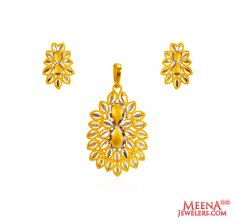 22Kt Gold Fancy TwoTone Pendant Set
